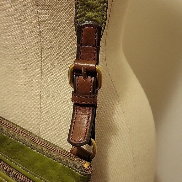 NWT: Leather Fossil Explorer Crossbody - Picture 9 of 16